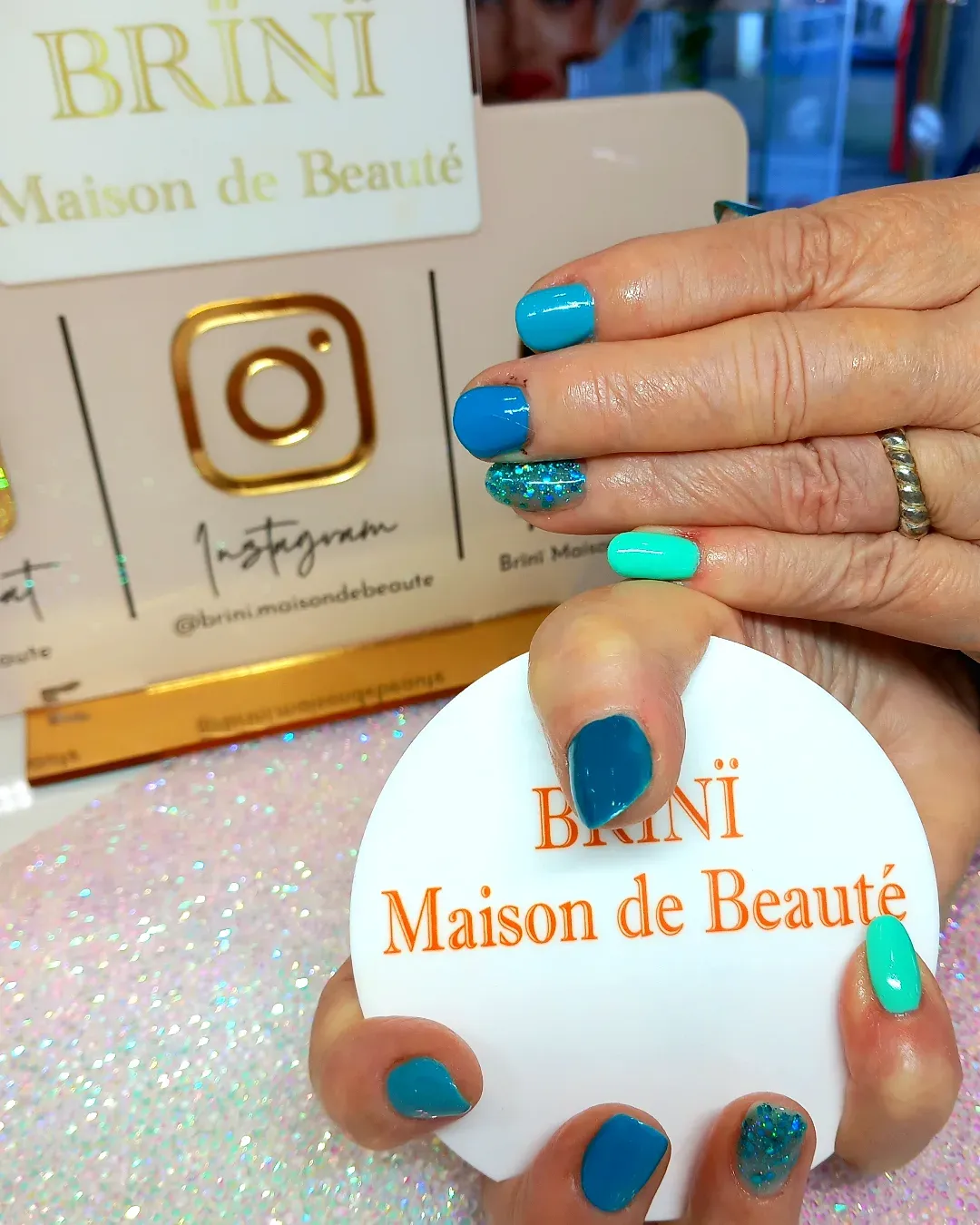 Vernis semi-permanent